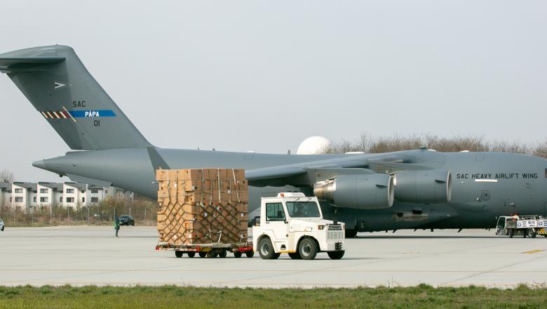 Un al treilea transport aerian cu echipamente medicale din Coreea de Sud, așteptat să ajungă în România